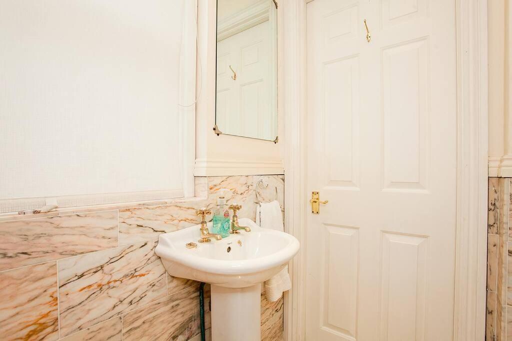 Bright 2 Bedroom Flat In Central London Eksteriør bilde