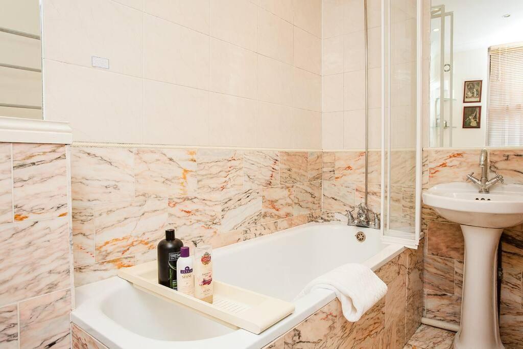 Bright 2 Bedroom Flat In Central London Eksteriør bilde
